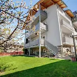 Lia Apartment *