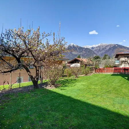 Lia Апартаменти