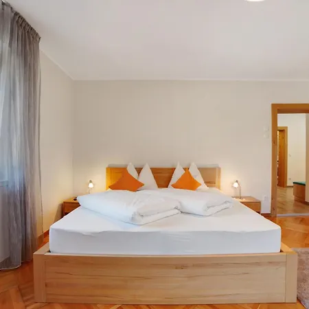 Apartament Lia *