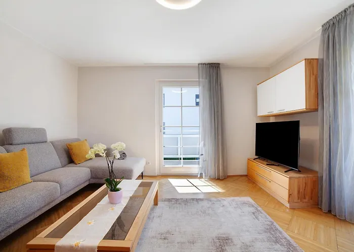 Lia Апартаменти *